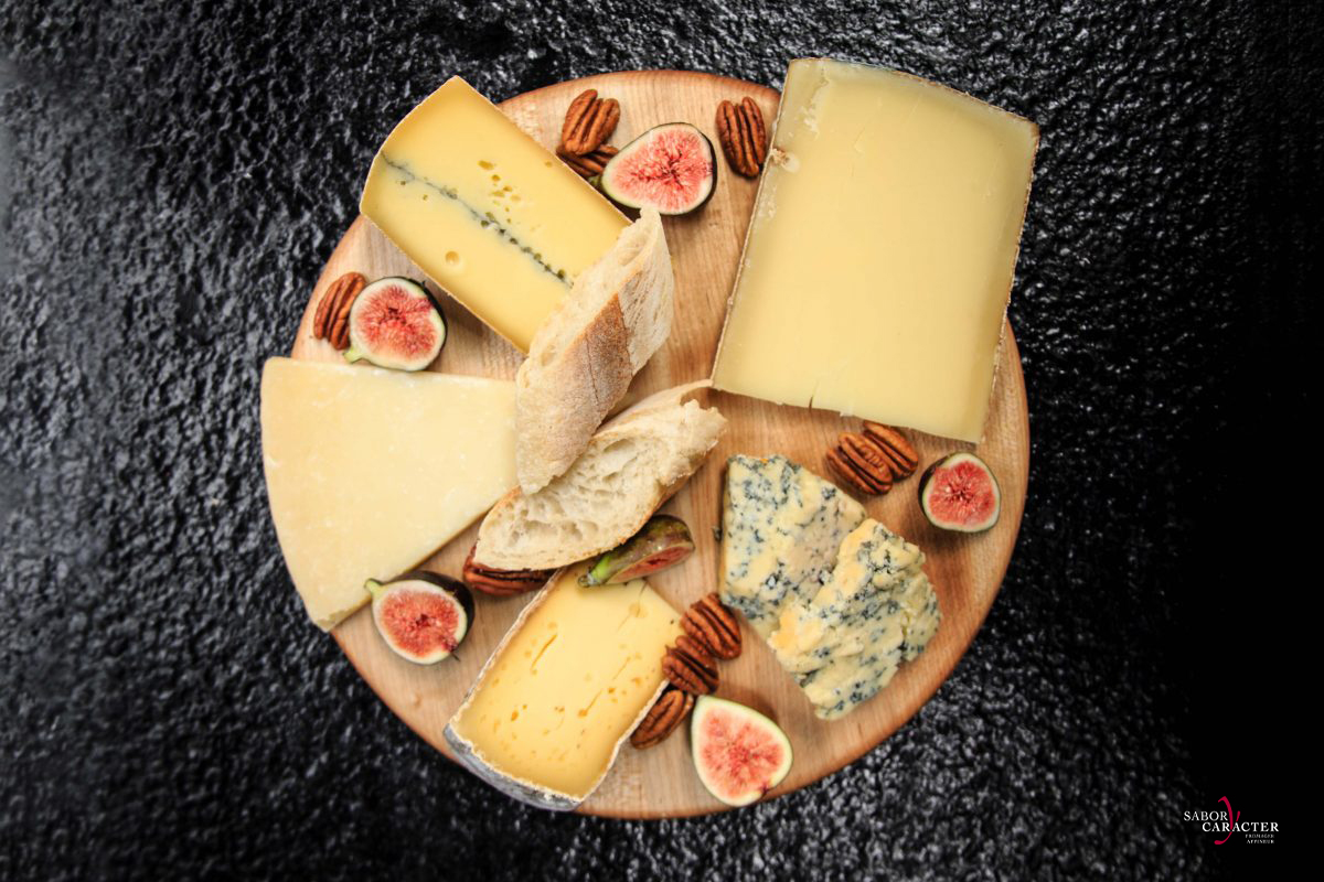 sabor-y-caracter-queso-gastronomia-gourmet-experiencias-sevicio-tabla-de-quesos